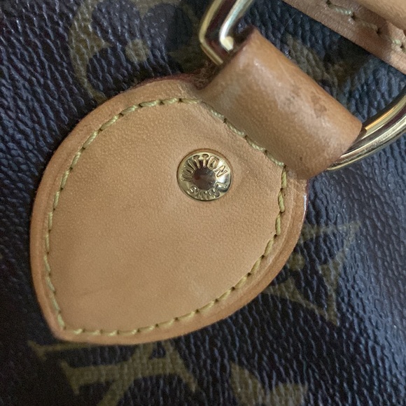 Louis Vuitton Monogram Tivoli leather hand bag - Picture 9 of 16